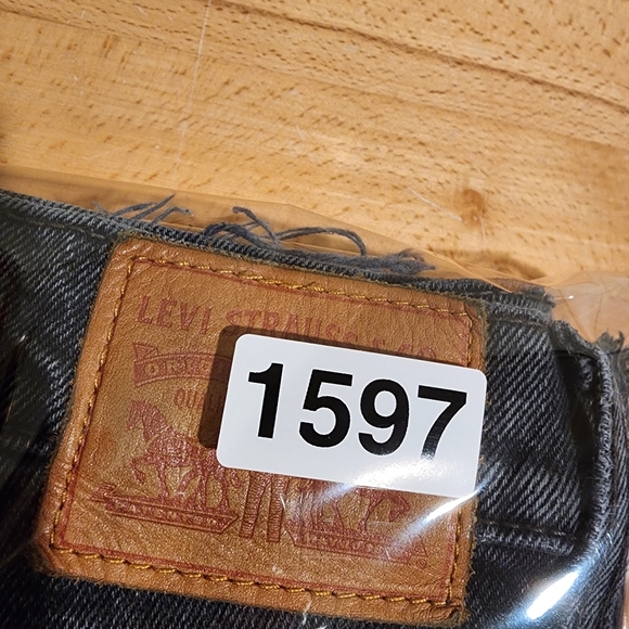 Levi's Premium Wedgie Straight Jeans High Rise Raw Hem Black Washed Pant sz 30 - Picture 15 of 15